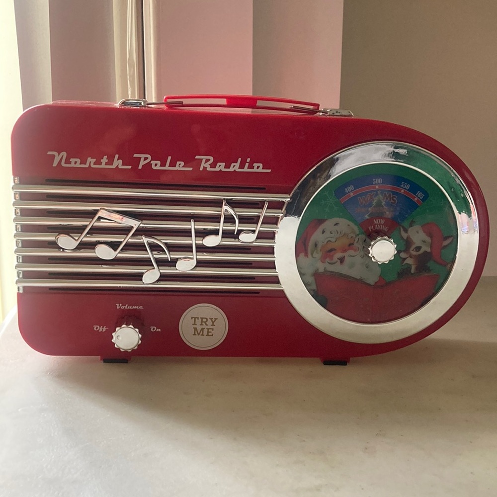 Mr Christmas  North Pole Radio